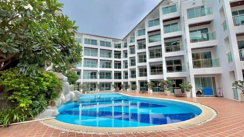 Фото Dragon Beach Hotel Pattaya Main Wing 3*