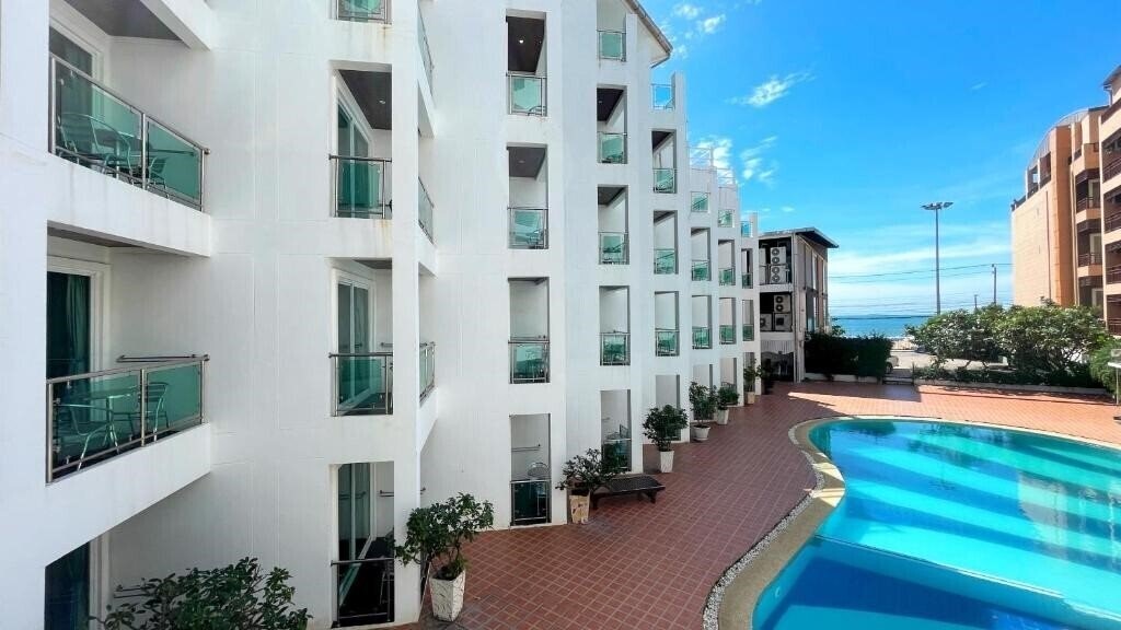Картинка Dragon Beach Hotel Pattaya Main Wing 3*