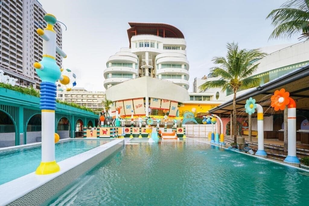 Готель A-One The Royal Cruise Hotel Pattaya 4*