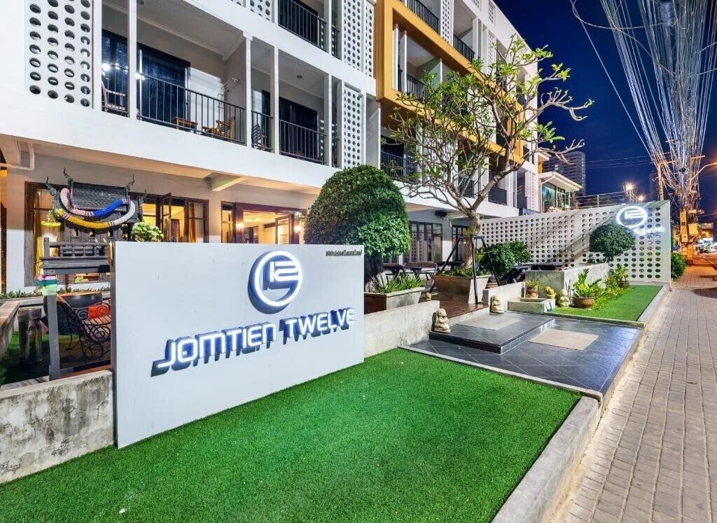 Отель The Jomtien Twelve 3*