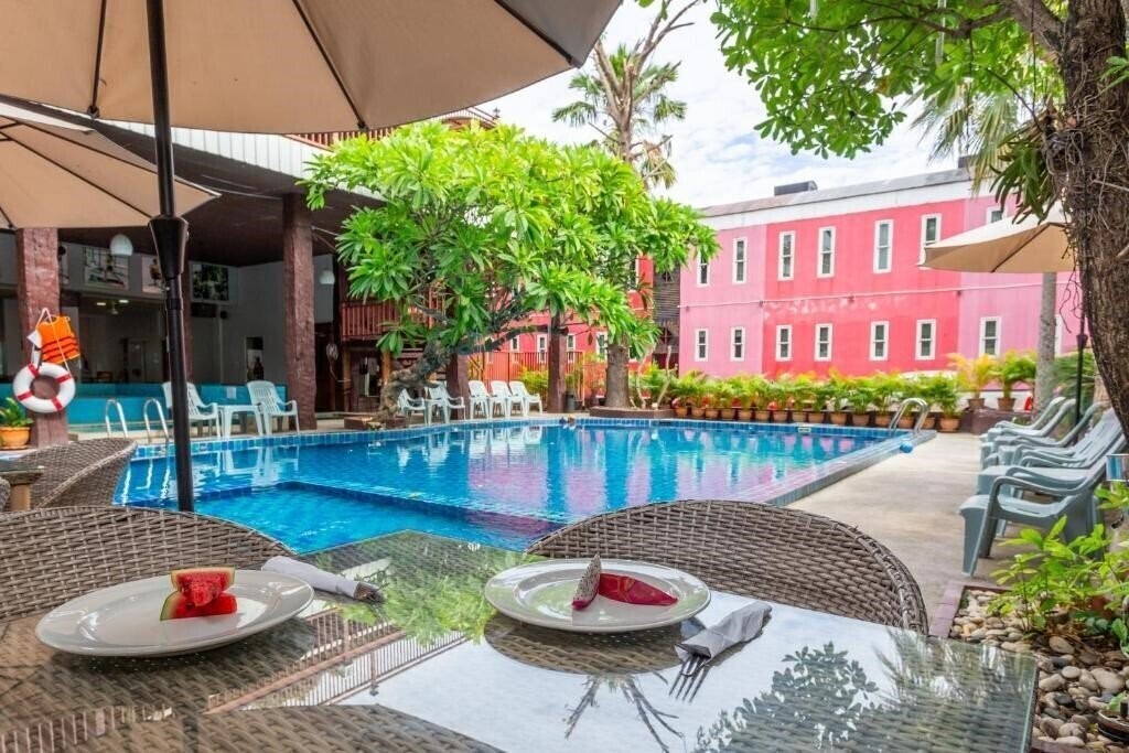 Готель Train Resort Pattaya (The) 4*