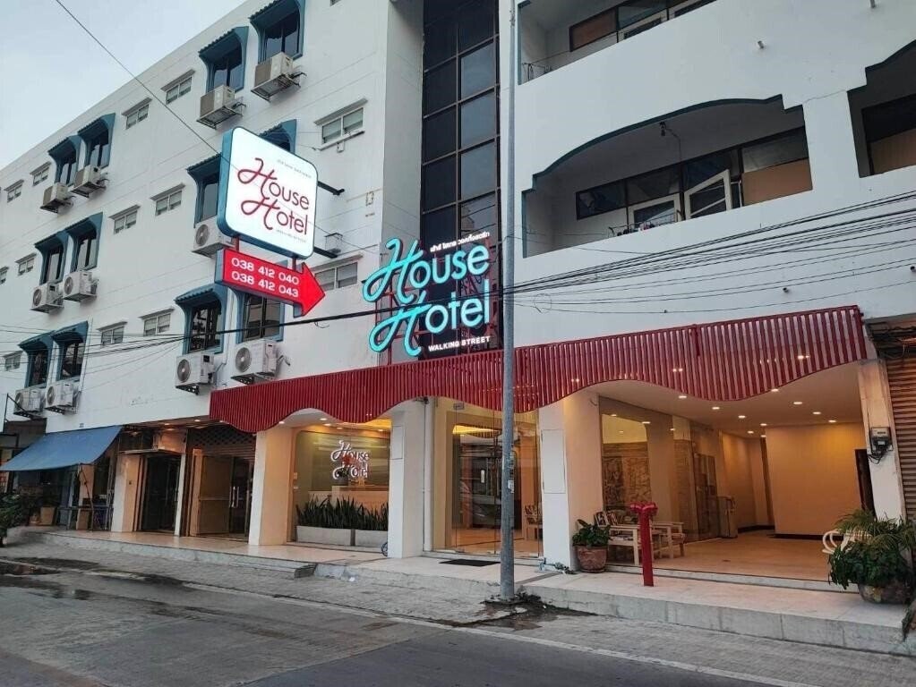 Отель Smile Court 2*