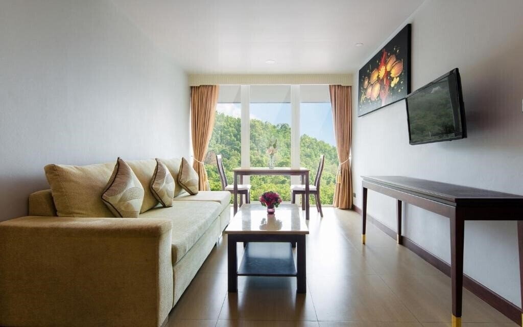 Картинка Aiyara Grand Hotel 4*