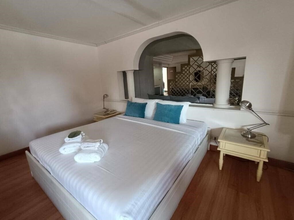 Фотографія MIKE HOTEL 2*