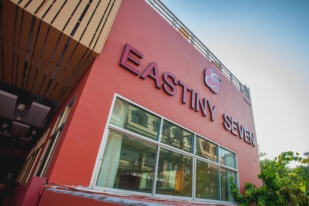 Отель Eastiny Seven 3*