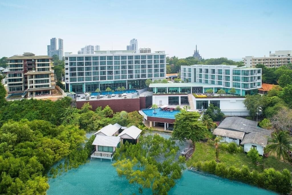 Готель Way Hotel 4*
