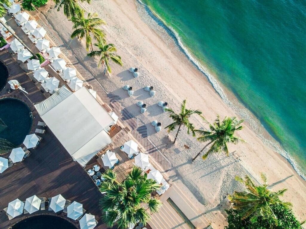 Готель Pullman Pattaya Hotel G (ex. Pullman Pattaya Aisawan) 5*