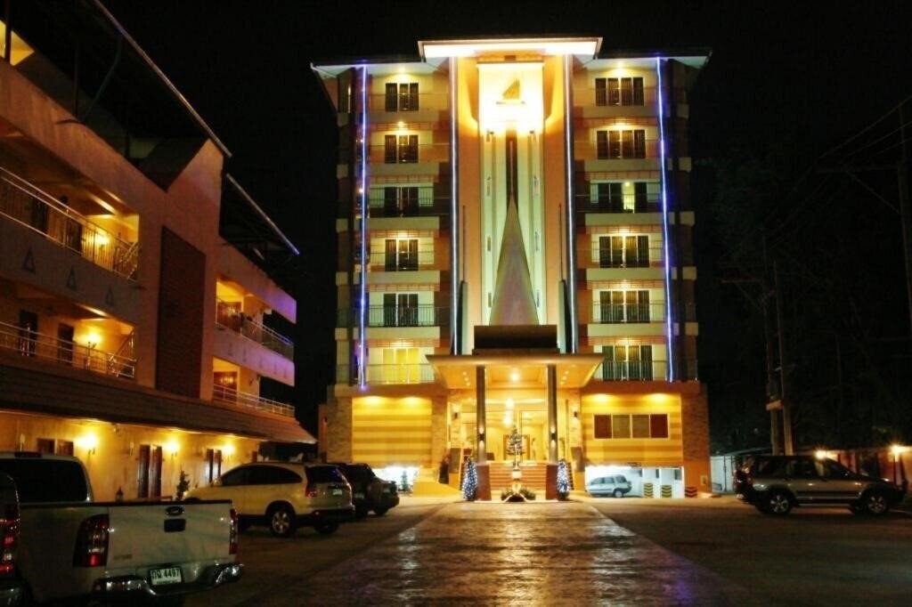 Отель Siam Platinum Pattaya Hotel 3*