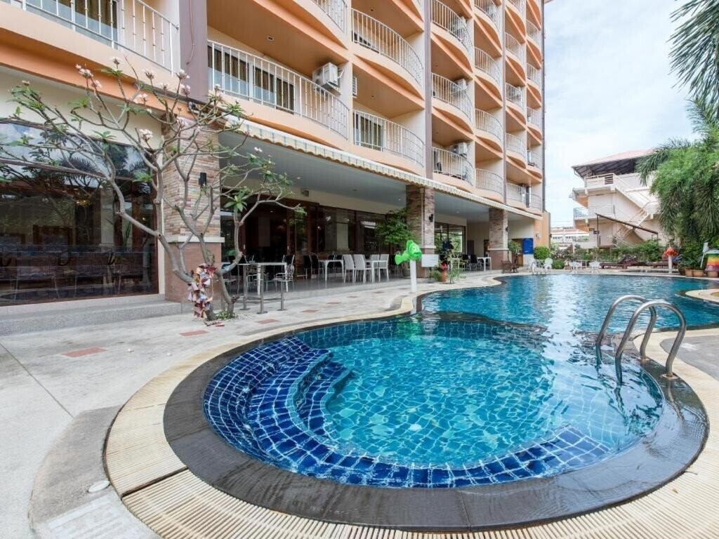 Фото Siam Platinum Pattaya Hotel 3*