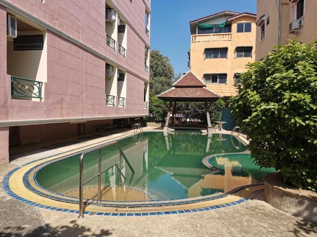 Отель Golden Villa Pattaya 3*