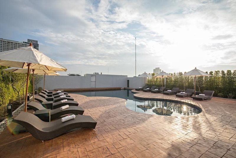 Отель Oakwood Hotel Journeyhub Pattaya 4*