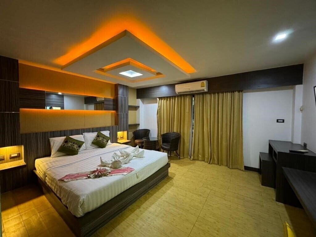 Отель Mr. Macs Place 3*