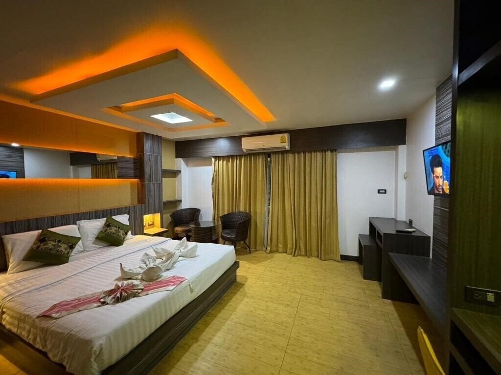 Картинка Mr. Macs Place 3*