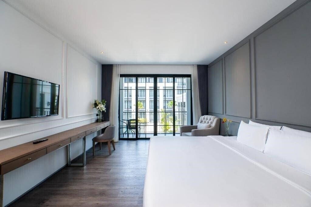 Фотографія One Patio Hotel Pattaya 4*