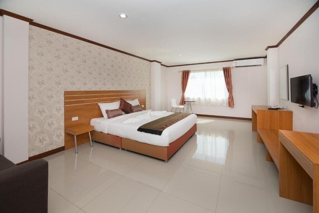 Готель Regenta Central Residence 3*