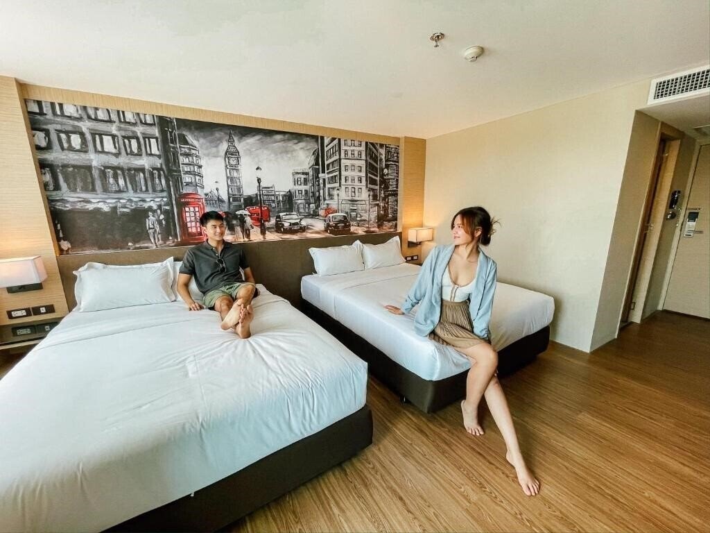 Фотографія Glow Pattaya **** 4*