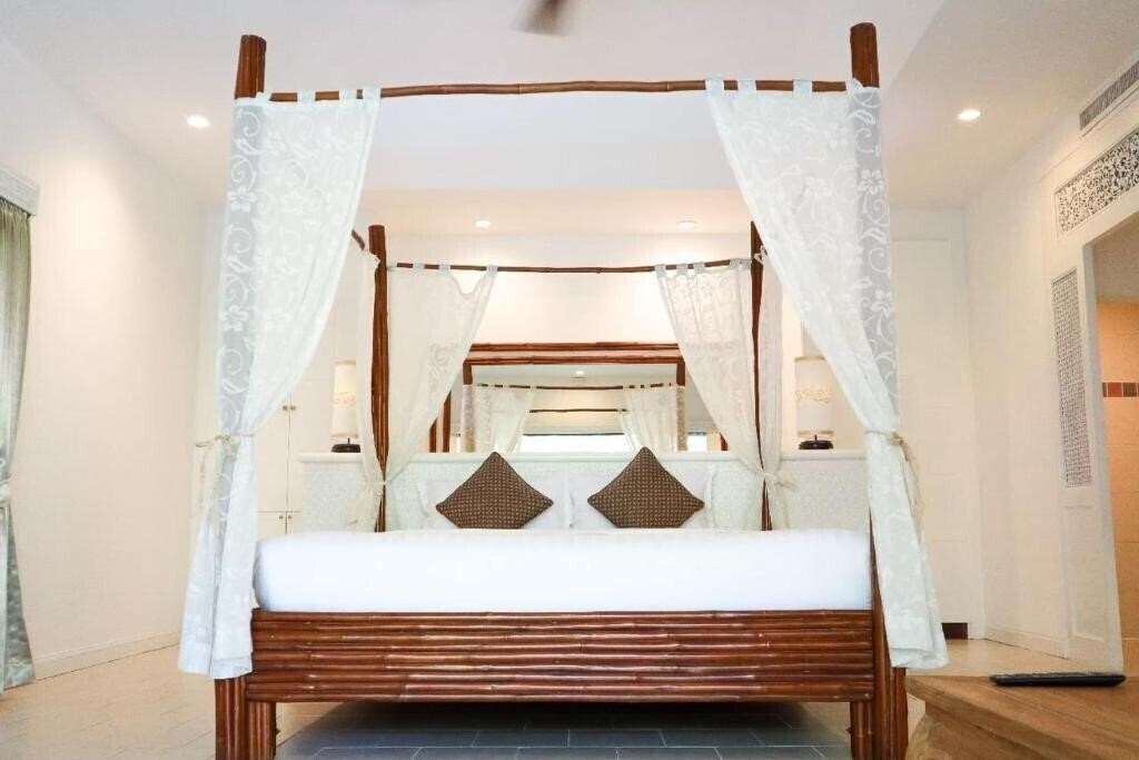 Фотографія Villa Raya Resort Private Pool Villa 3*
