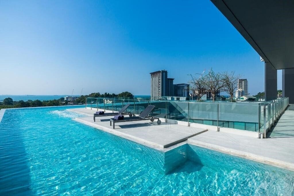 Фотографія Arize Hotel Sri Racha 5*