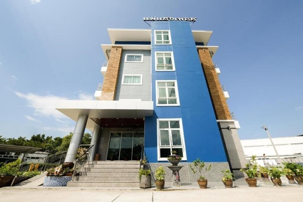 Отель Oyo 350 Mae Saeng Place 2*