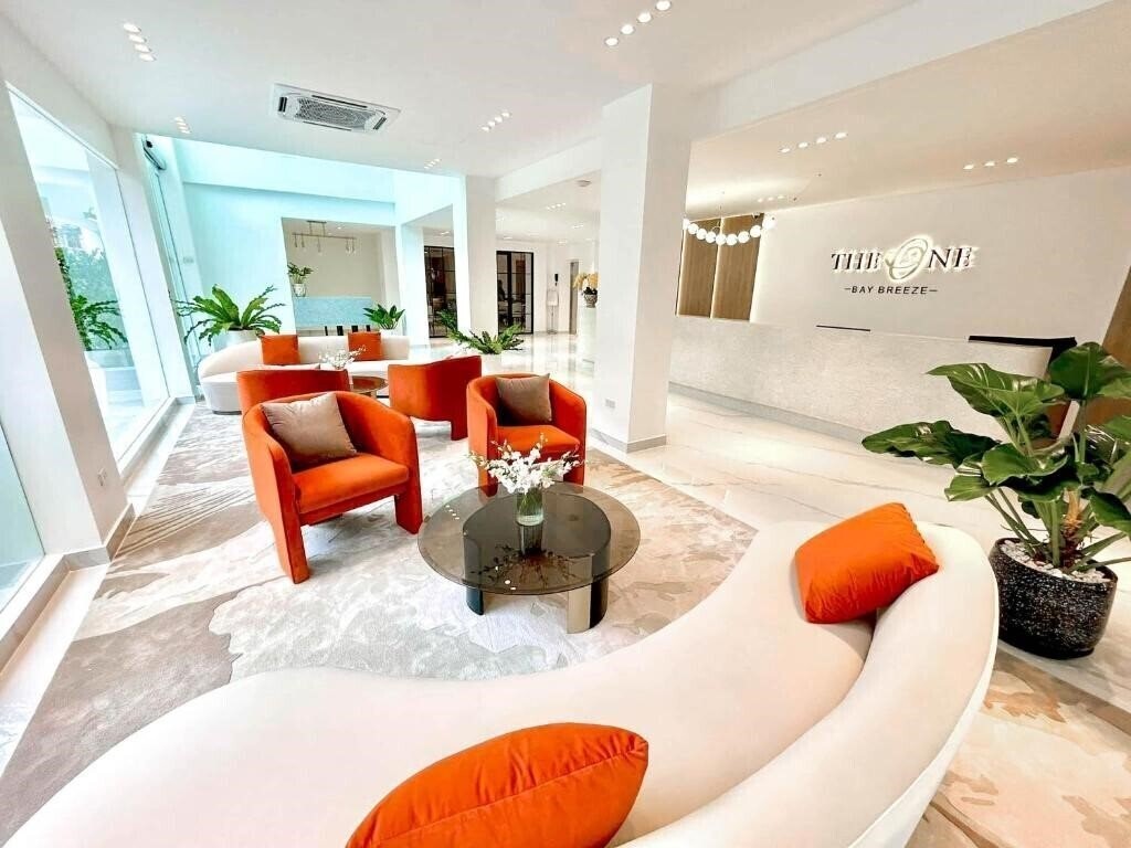 Отель The One Hotel Bay Breeze 3*
