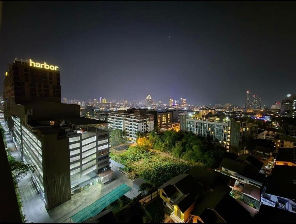 Готель First Pacific Cirrus (ex. Town In Town) 4*