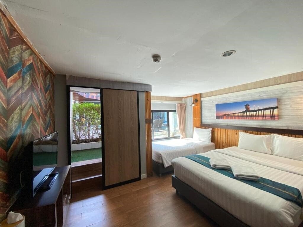 Фото The Tamnan Pattaya Hotel & Resort 3*