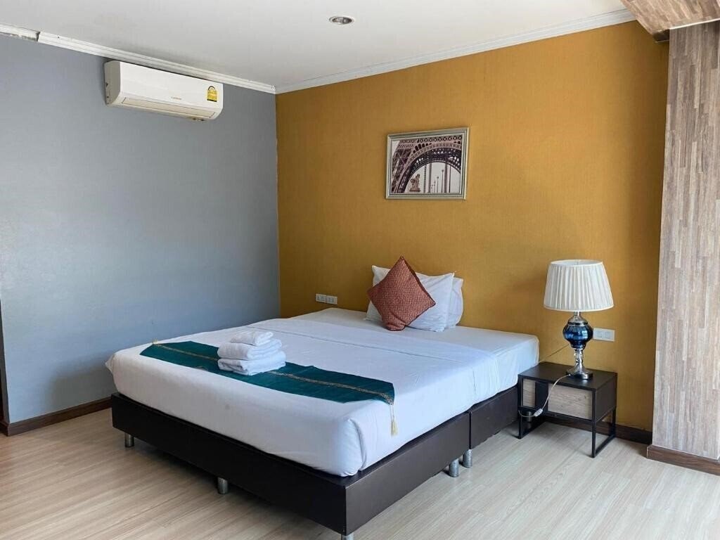 Зображення The Tamnan Pattaya Hotel & Resort 3*