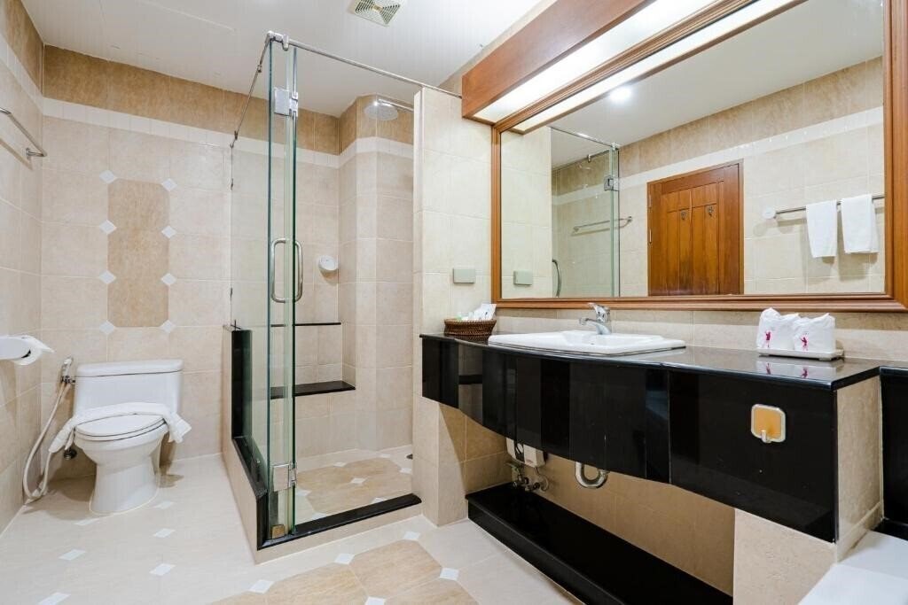 Фотография The Whitehouse Condotel 3*