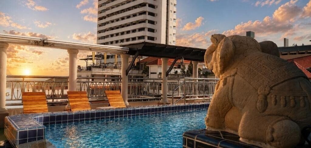 Изображение The Whitehouse Condotel 3*