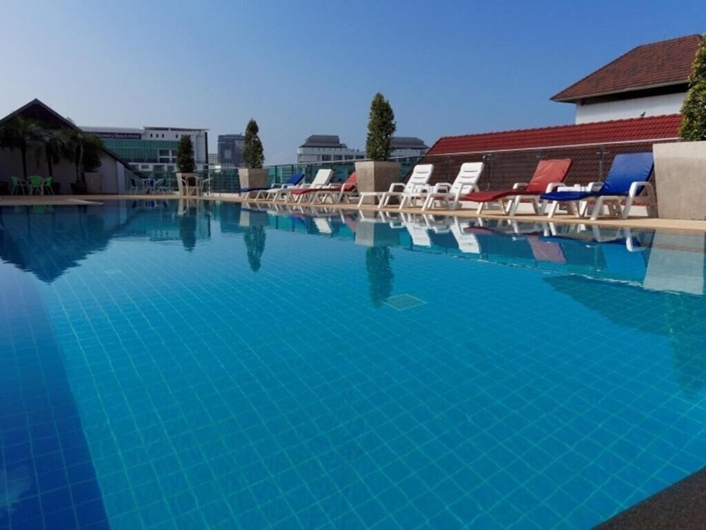 Готель Pattaya Blue Sky 3*