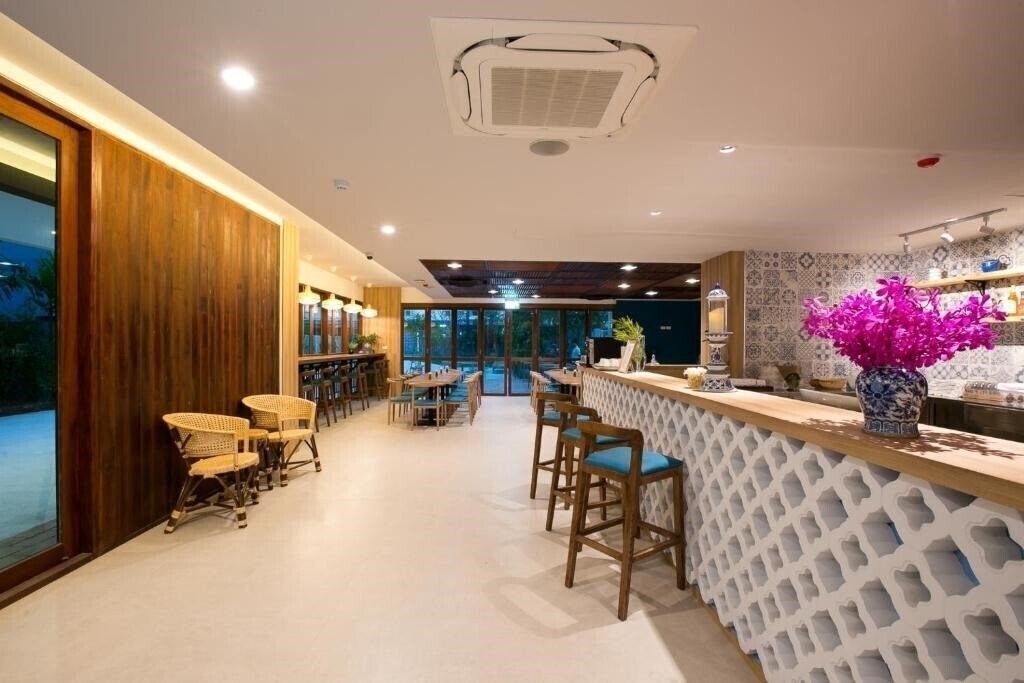 Картинка DeeProm Pattaya Hotel 3*