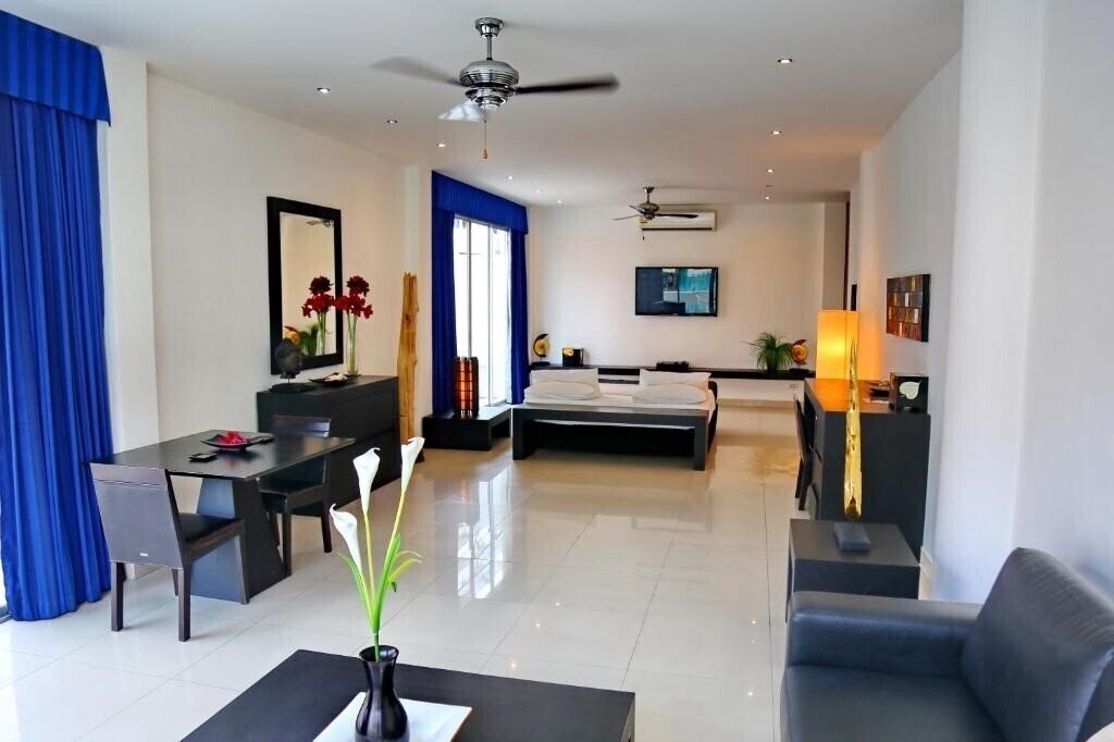 Изображение East Suites 3*
