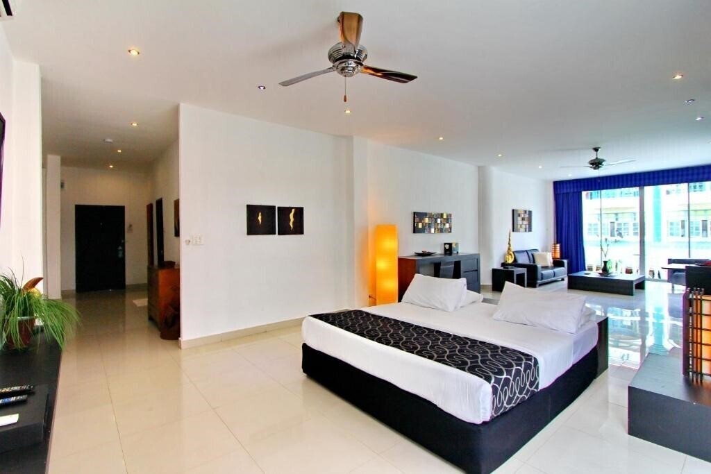 Картинка East Suites 3*