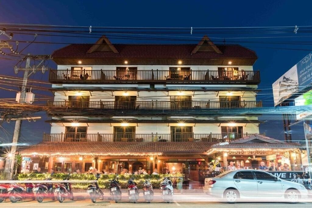 Готель Jomtien Boathouse 3*