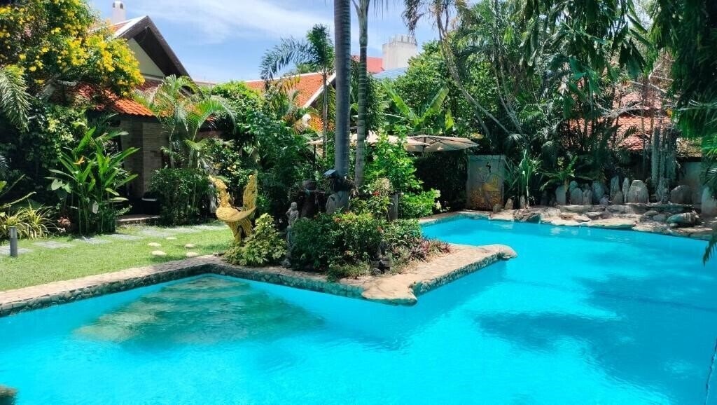 Готель Le Prive Resort 3*