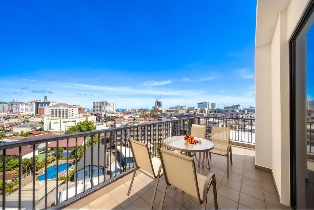 Фото Tycoon Holiday Hotel 3*