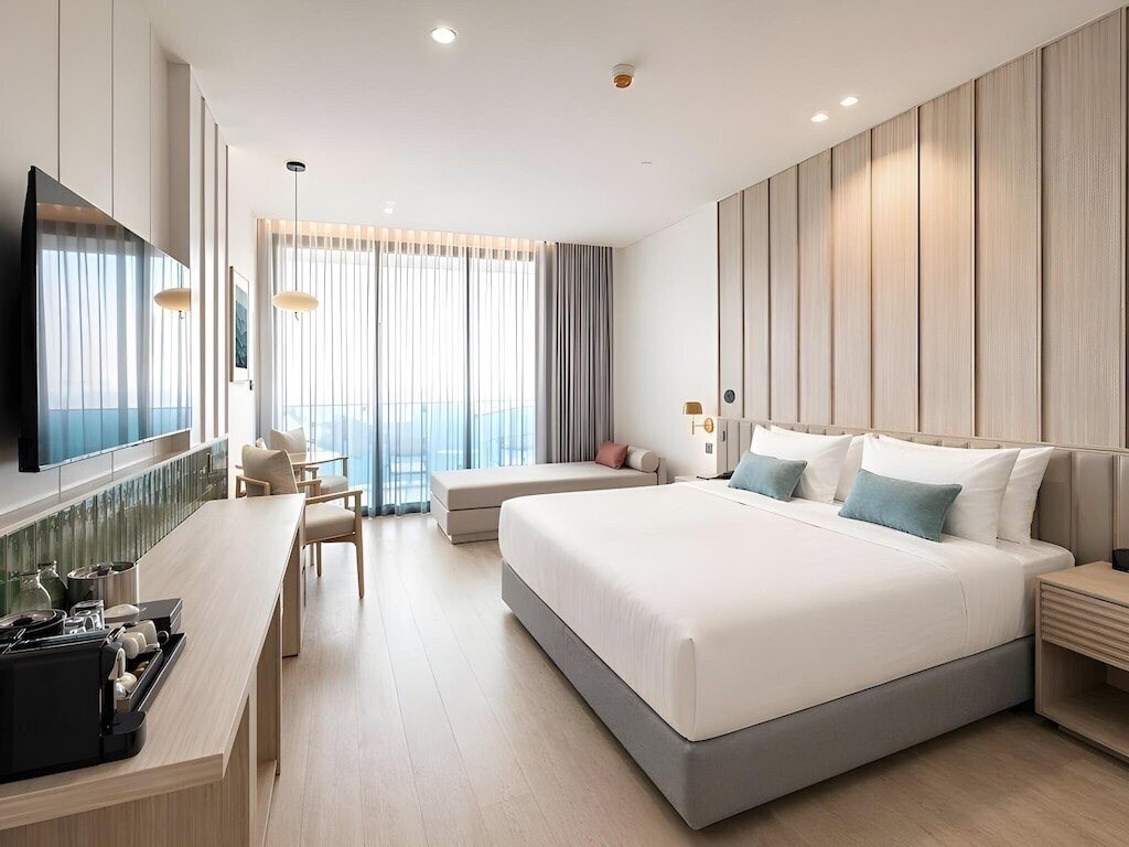 Фото Grand Ravindra Hotel & Convention Centre 5*