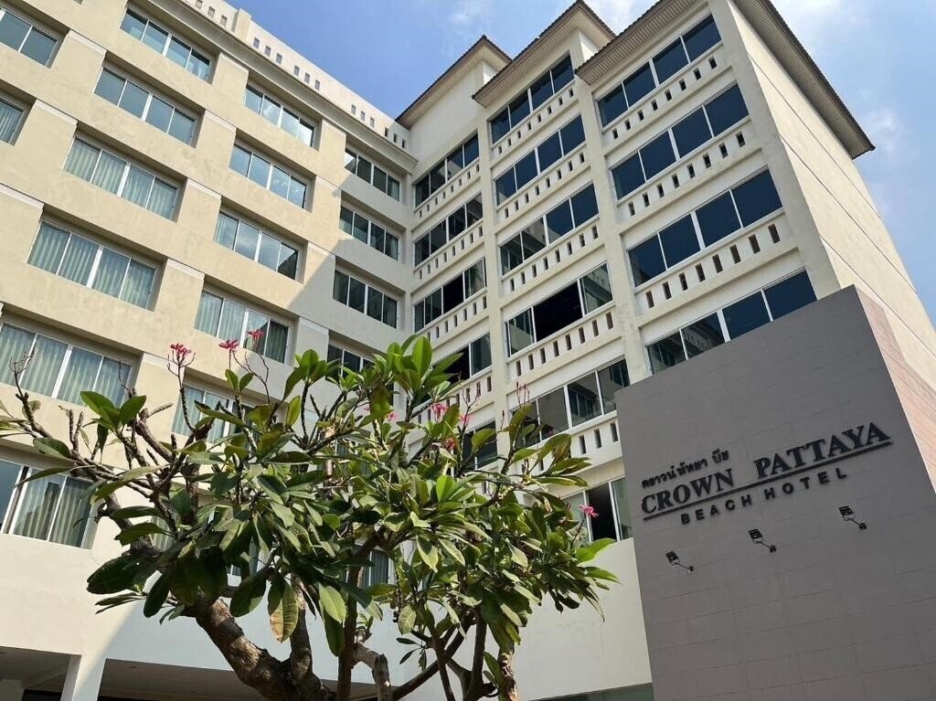 Отель Crown Pattaya Beach Hotel 3*