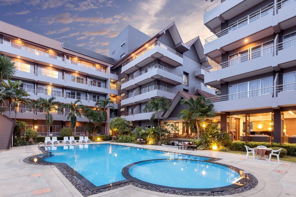 Готель The Holiday Resort 4*