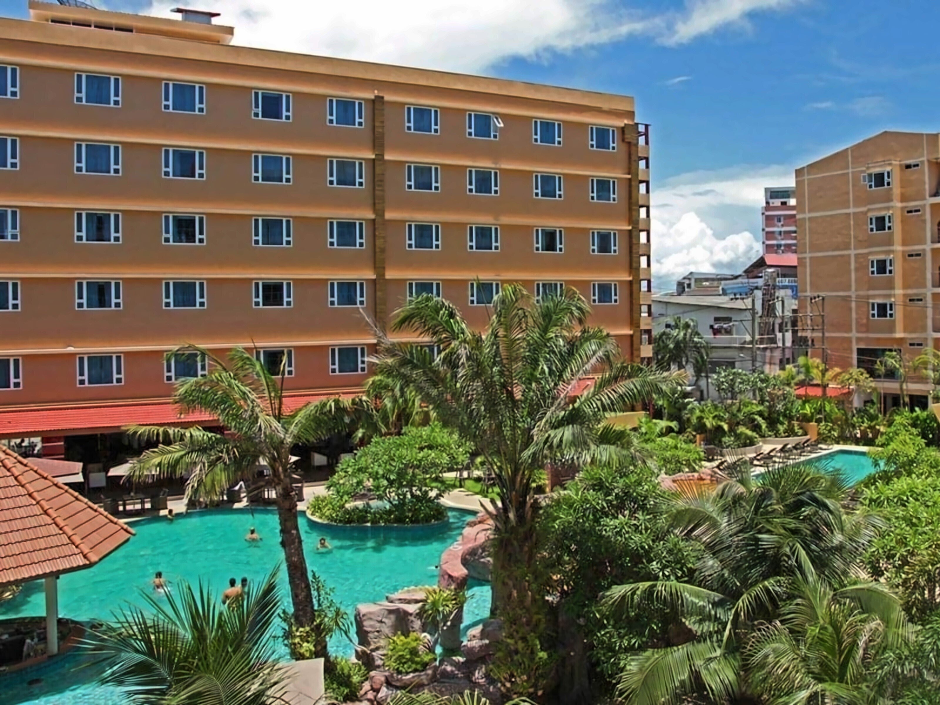 Фото Nova Platinum Hotel (Amari Associate Hotel) 4*