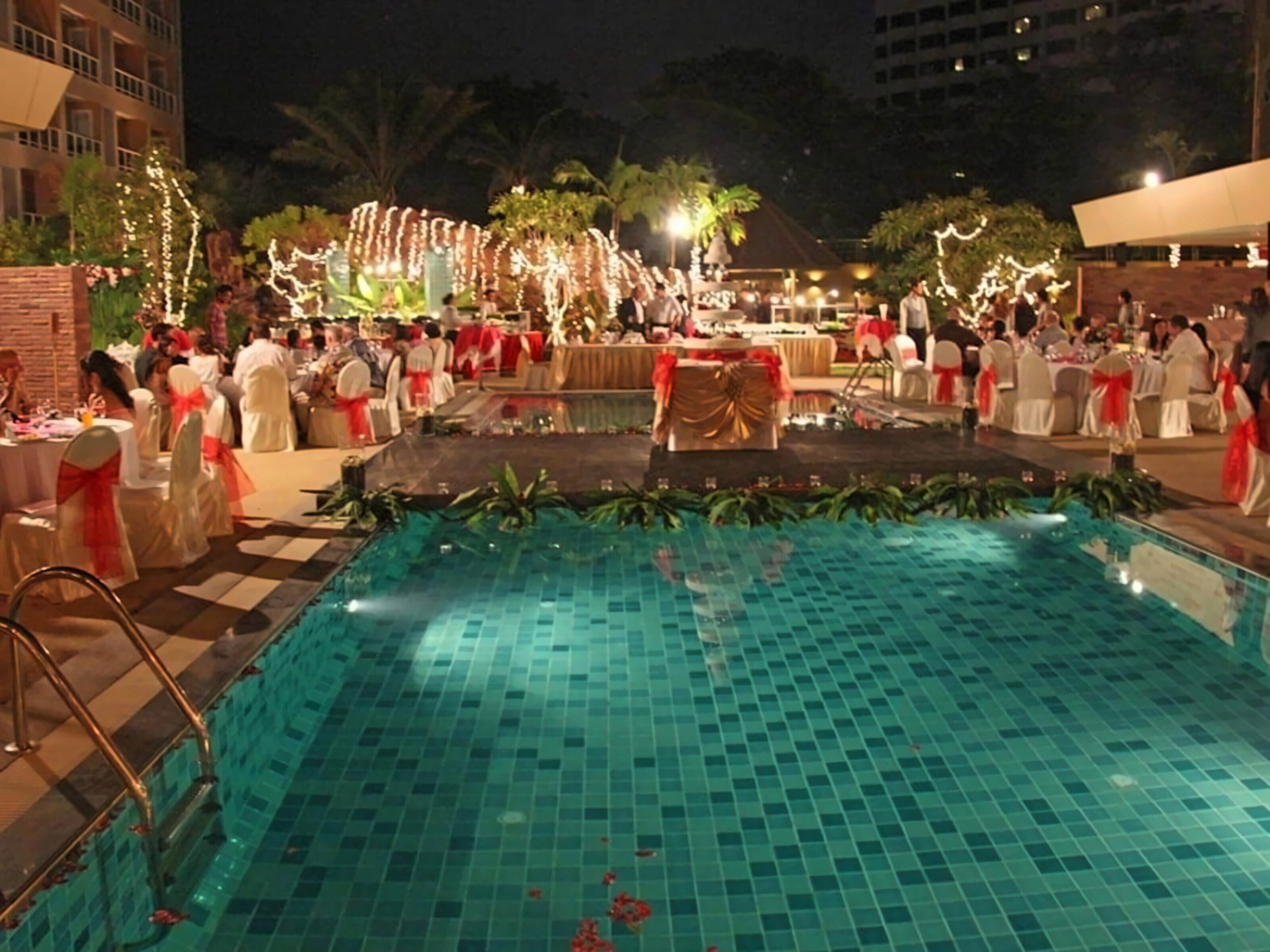 Картинка Nova Platinum Hotel (Amari Associate Hotel) 4*