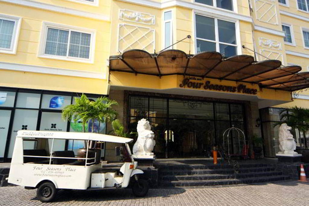 Фотографія Four Seasons Place 3*