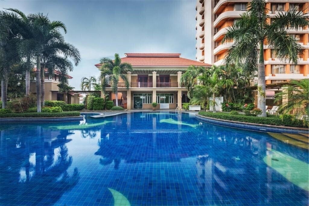 Готель Eastern Grand Palace 3*