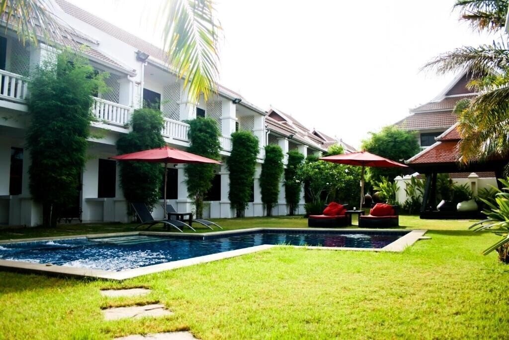 Готель Palm Grove Hotel 4*