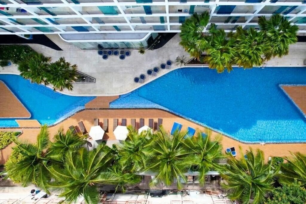 Отель Hotel Baraquda Heeton Pattaya by Compass Hospitality (ex. Hotel Baraquda Pattaya, DusitD2 Baraquda Pattaya, Hotel Baraquda Pattaya MGallery by Sofitel) 5*
