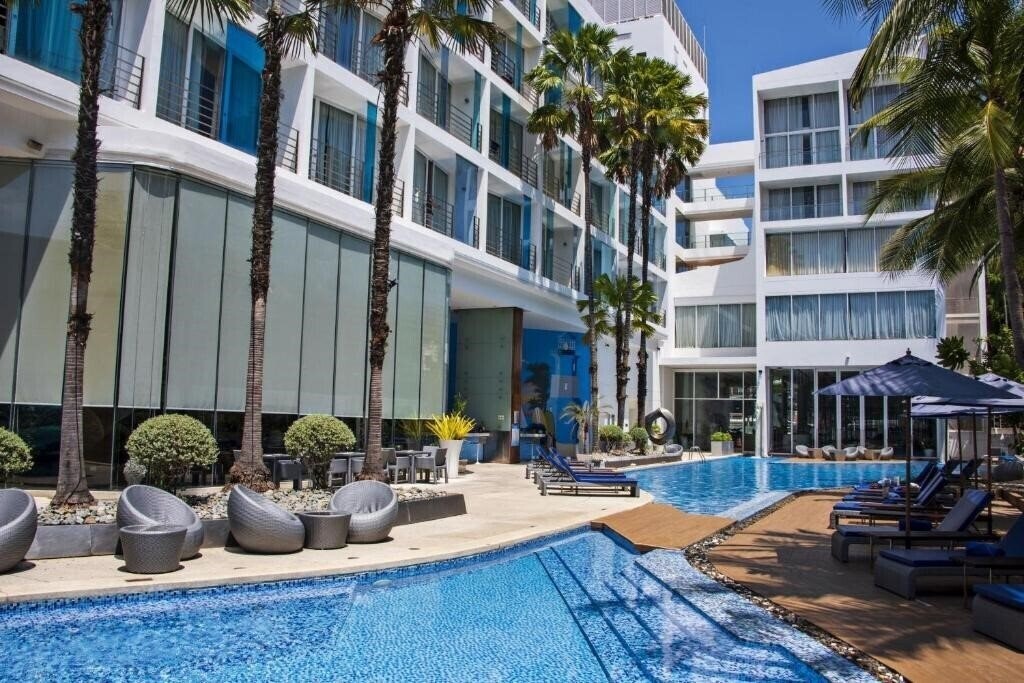 Фото Hotel Baraquda Heeton Pattaya by Compass Hospitality (ex. Hotel Baraquda Pattaya, DusitD2 Baraquda Pattaya, Hotel Baraquda Pattaya MGallery by Sofitel) 5*