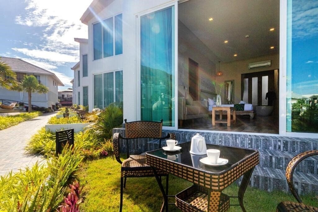 Зображення Vannee Golden Sands Koh Phangan Beachfront Hotel 4*