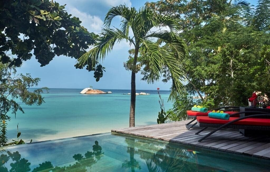 Готель Kupu Kupu Phangan Beach Villas & Spa 5*