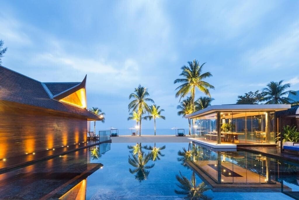 Готель Iniala Beach House 5*