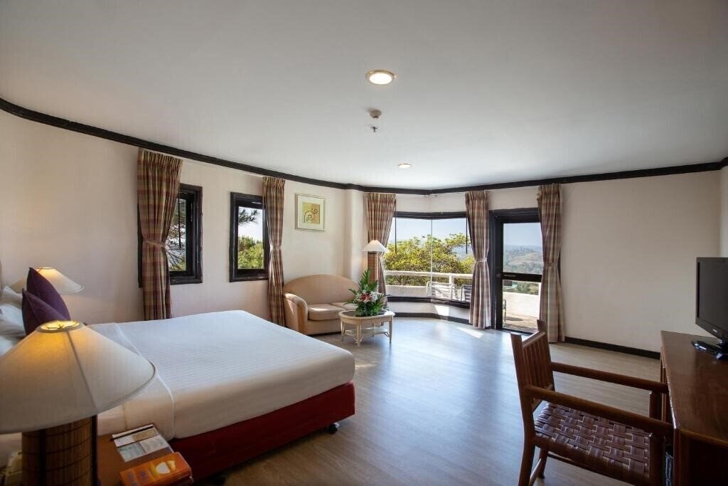 Фото The Imperial Phukaew Hill Resort 3*